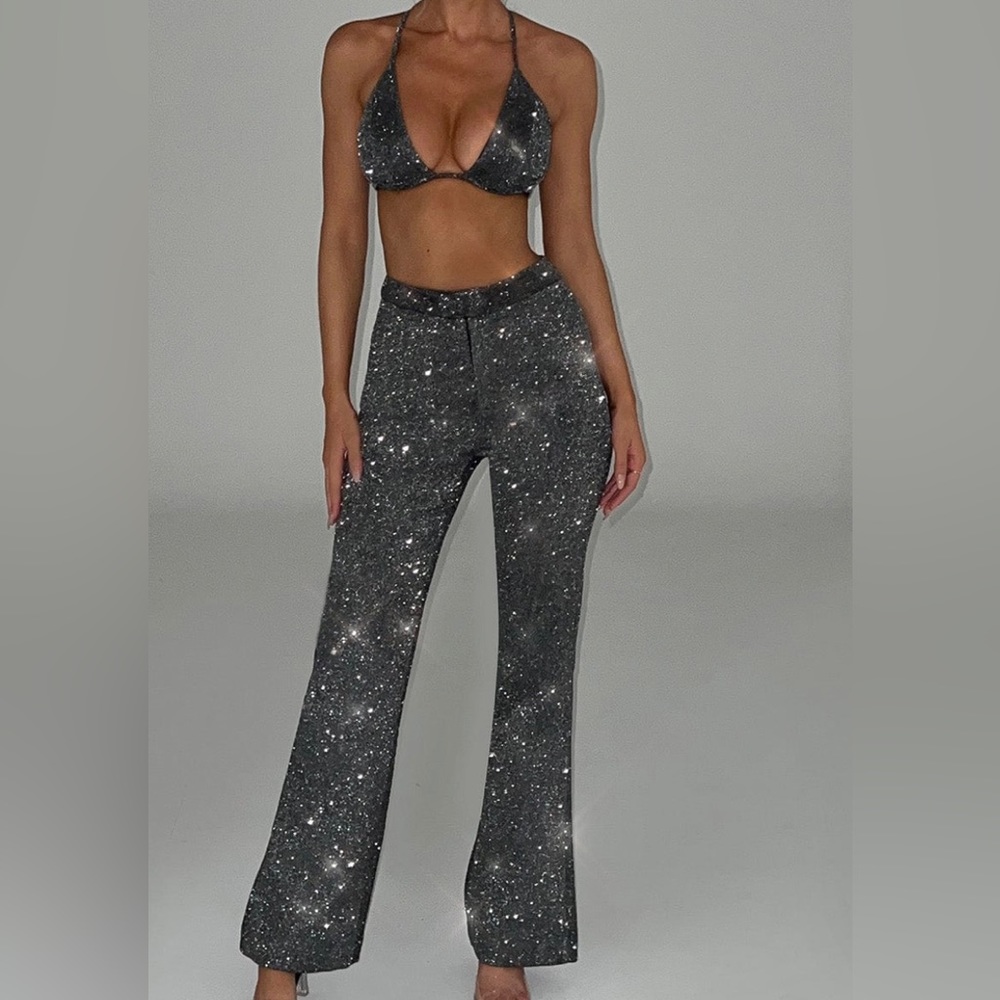 Pants set😍 Quality is amazing looks just like photo!